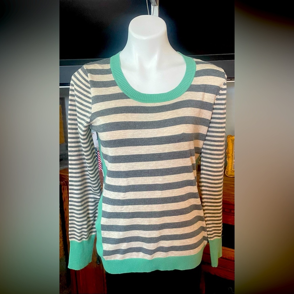 OLIVE & OAK SWEATER